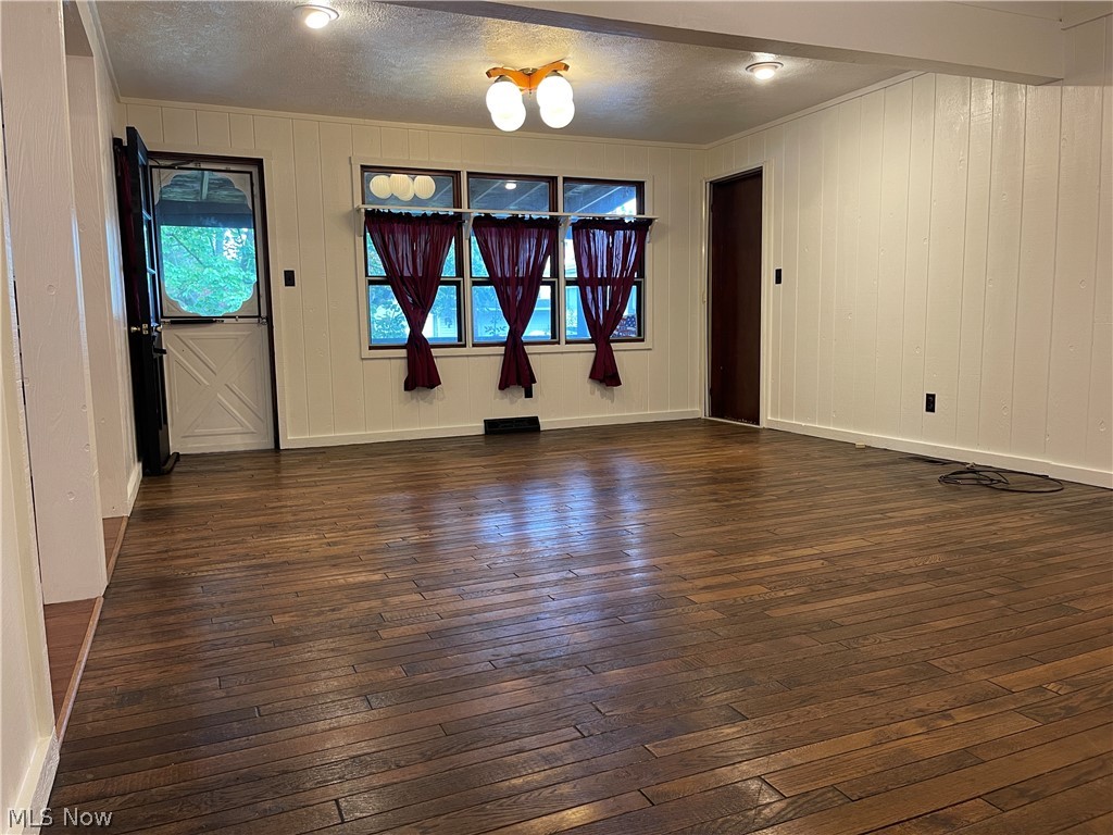 11320 McCracken Road Garfield Heights, OH 44125 - Photo 4 of 35 Gallery Image 4