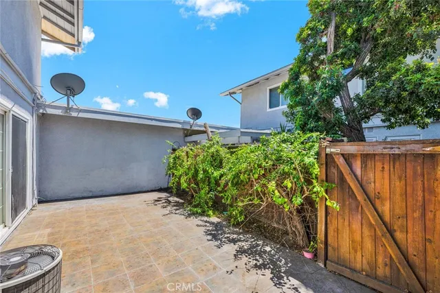 $679,999 | 1125 East 1st Street, Tustin, CA 92780