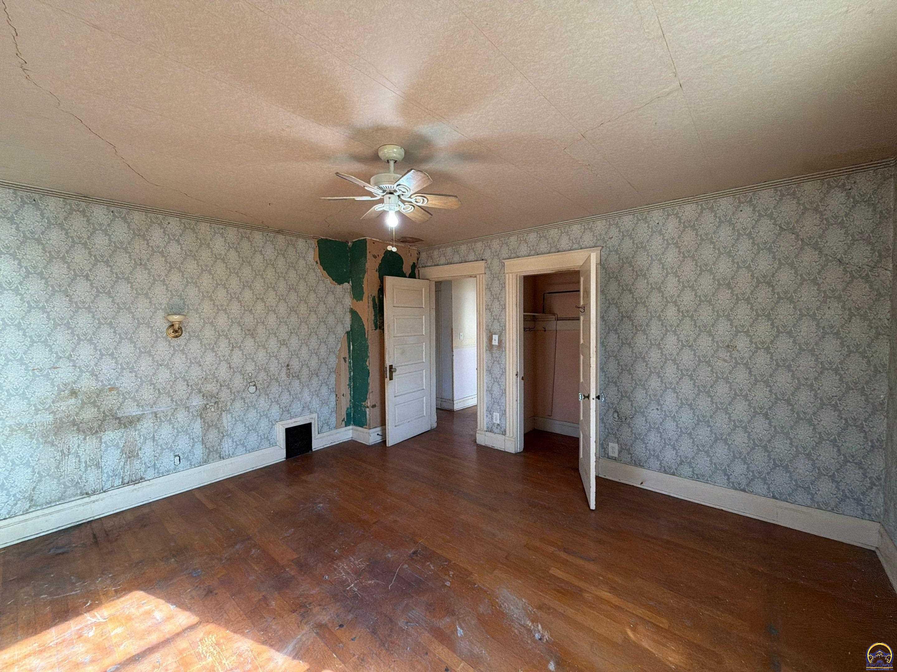 1224 Southwest Taylor Street Topeka, KS 66612 - Photo 13 of 34