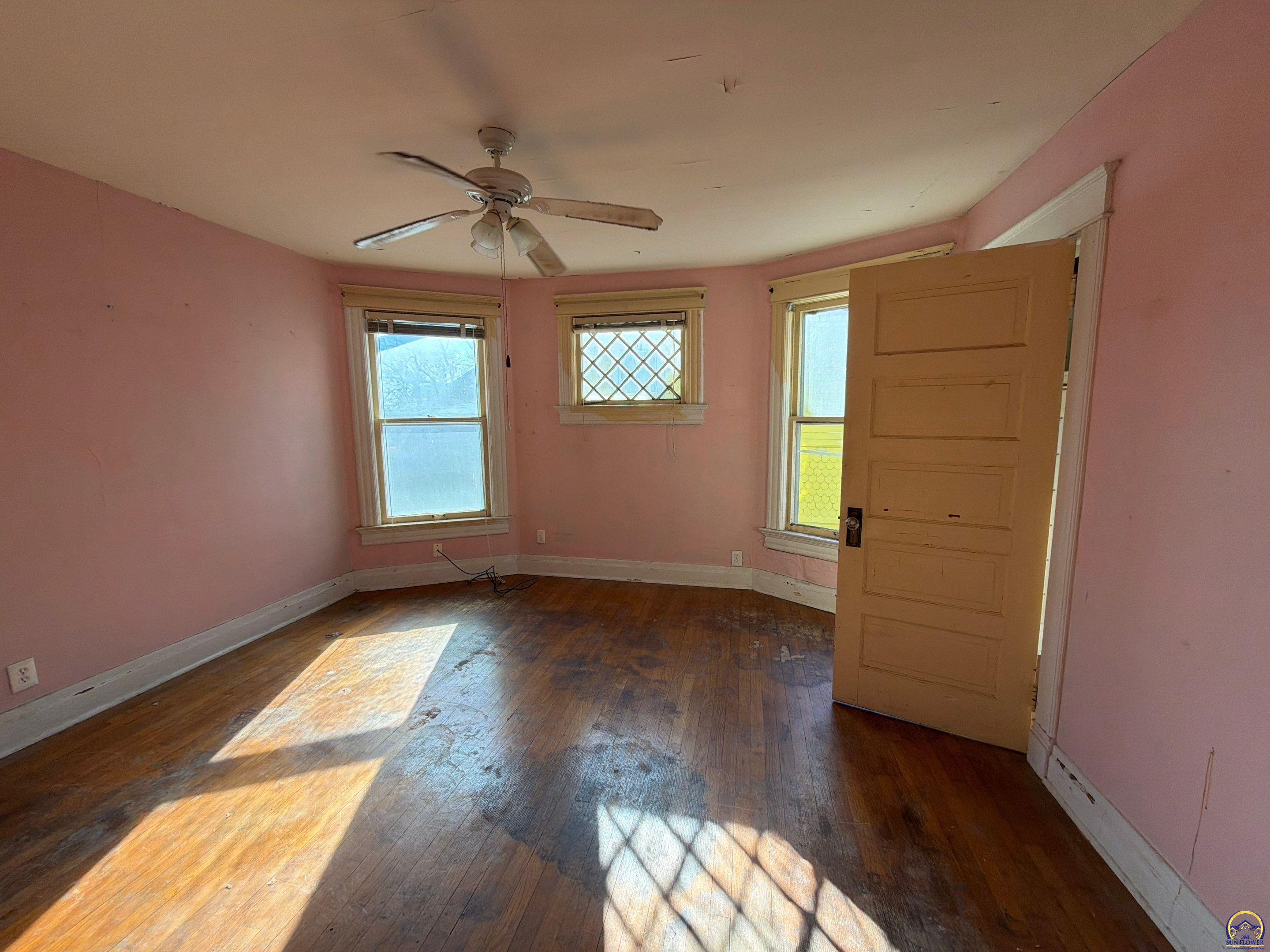 1224 Southwest Taylor Street Topeka, KS 66612 - Photo 14 of 34