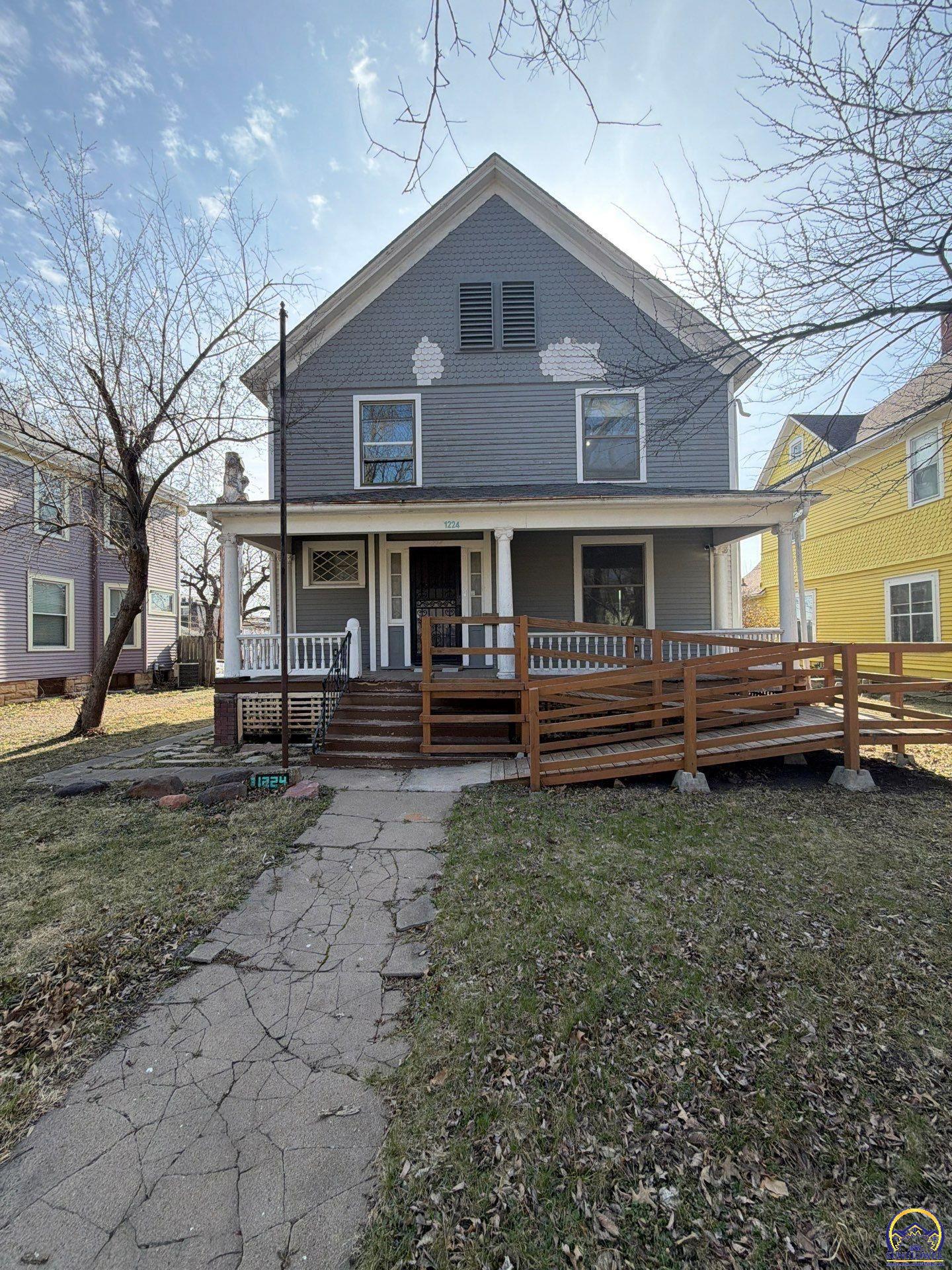 1224 Southwest Taylor Street Topeka, KS 66612 - Photo 2 of 34