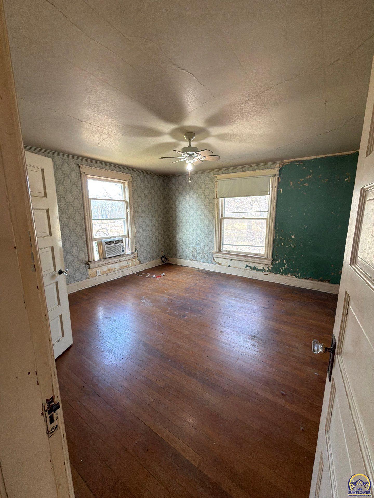 1224 Southwest Taylor Street Topeka, KS 66612 - Photo 23 of 34