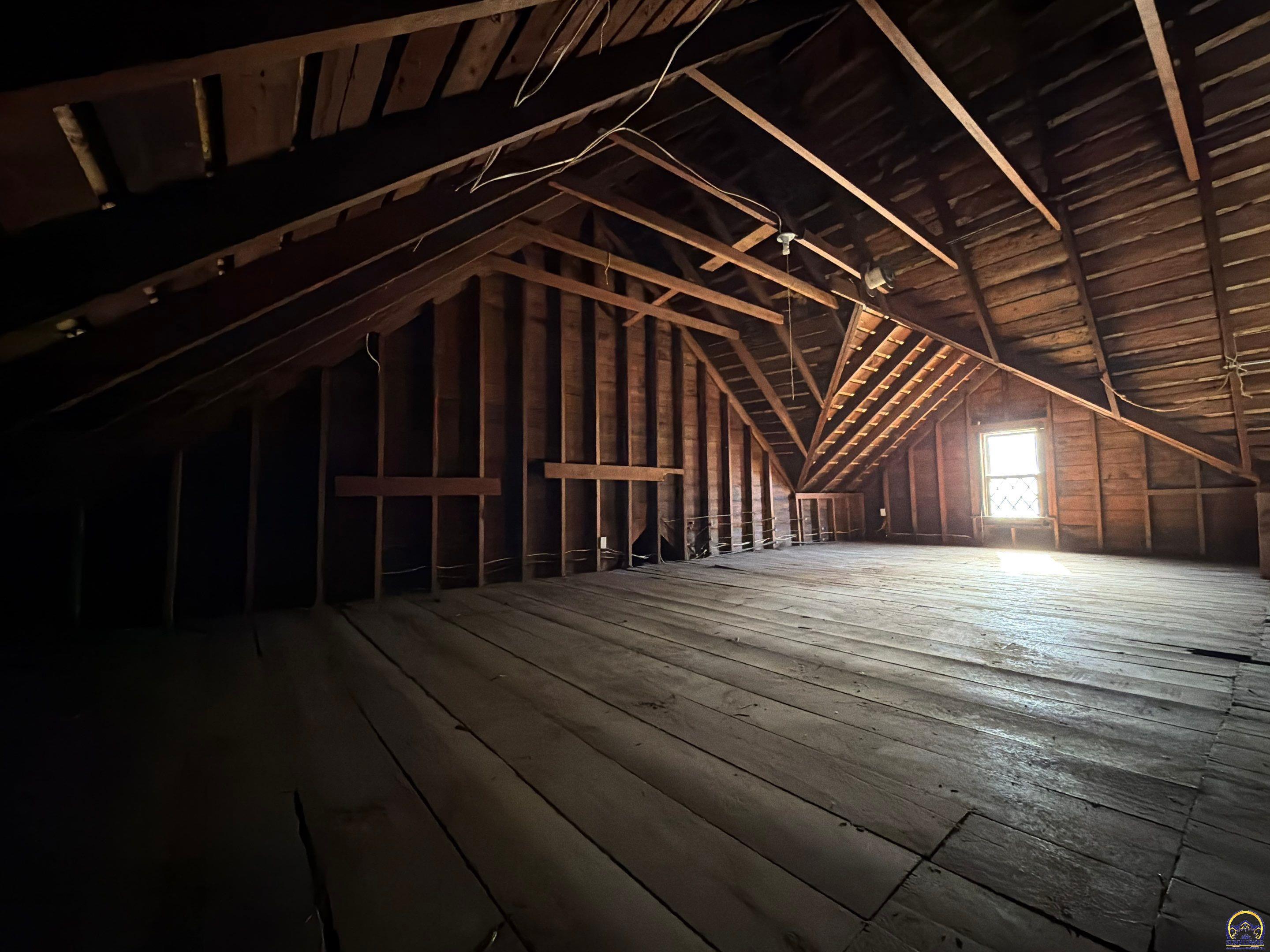 1224 Southwest Taylor Street Topeka, KS 66612 - Photo 32 of 34