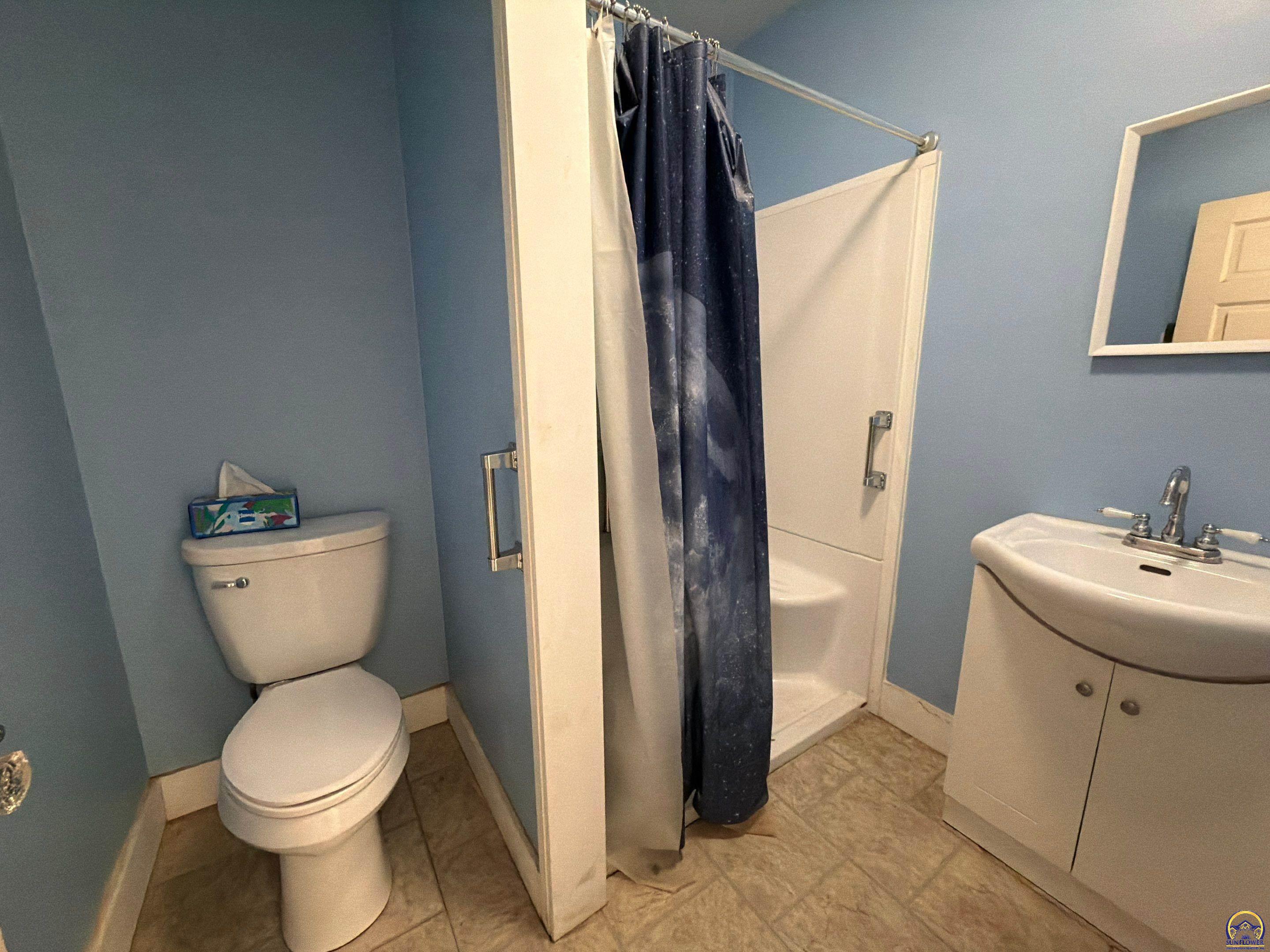 1224 Southwest Taylor Street Topeka, KS 66612 - Photo 5 of 34