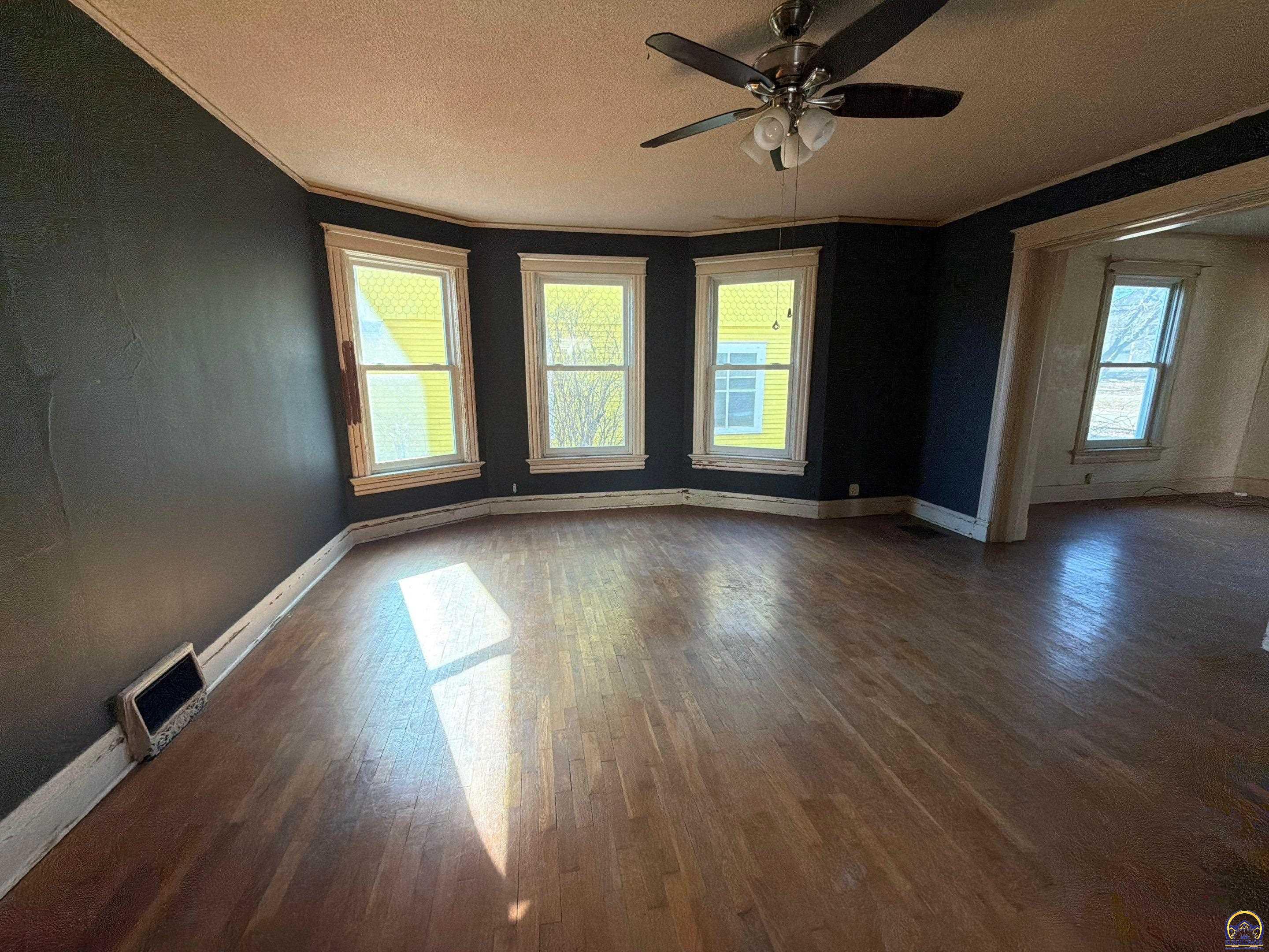 1224 Southwest Taylor Street Topeka, KS 66612 - Photo 7 of 34