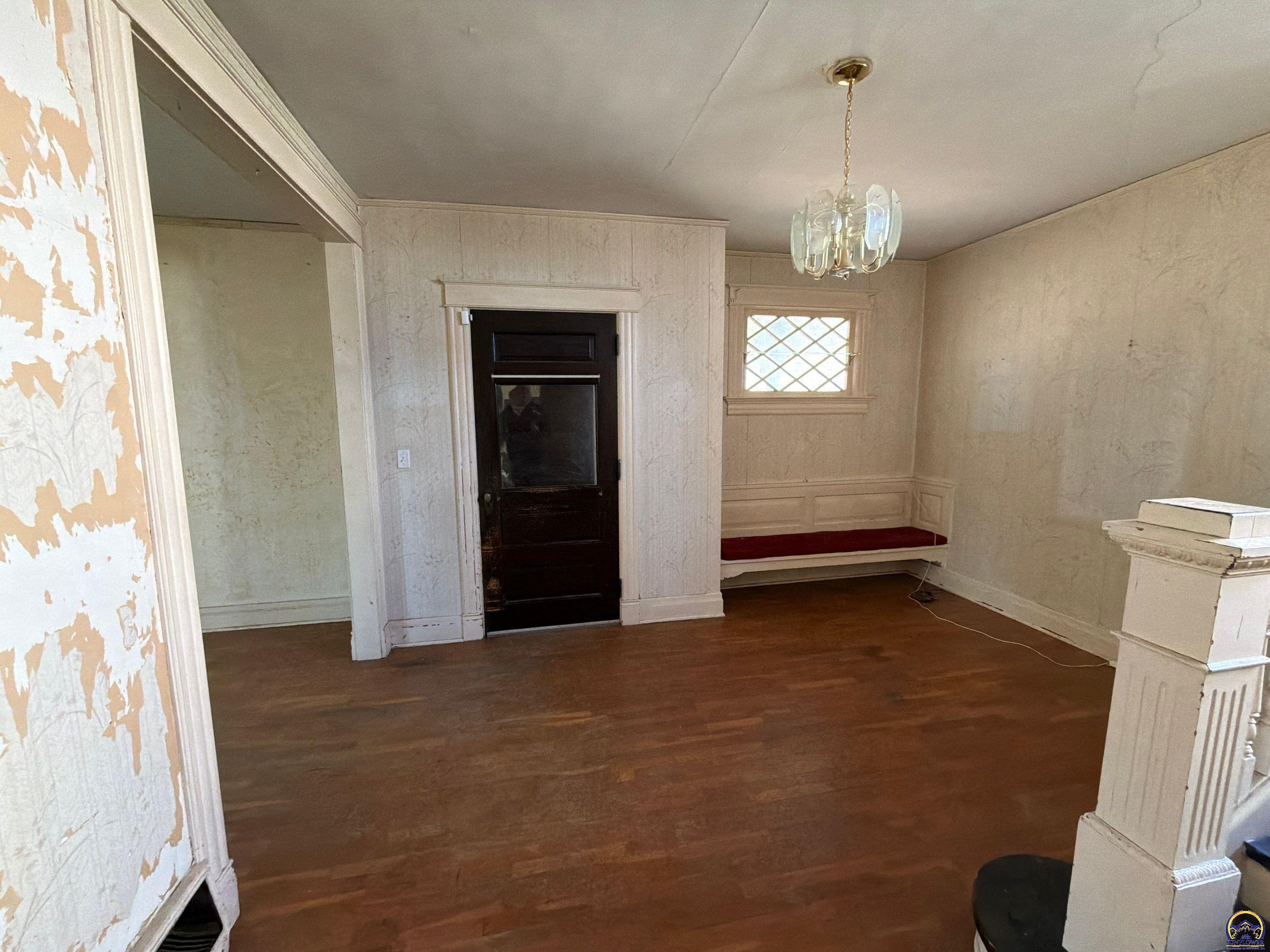 1224 Southwest Taylor Street Topeka, KS 66612 - Photo 10 of 34