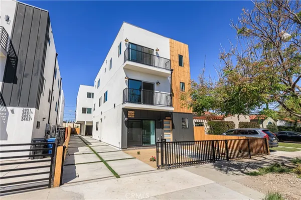 $4,487 | 2847 South Victoria Avenue, Unit A, Los Angeles, CA 90016