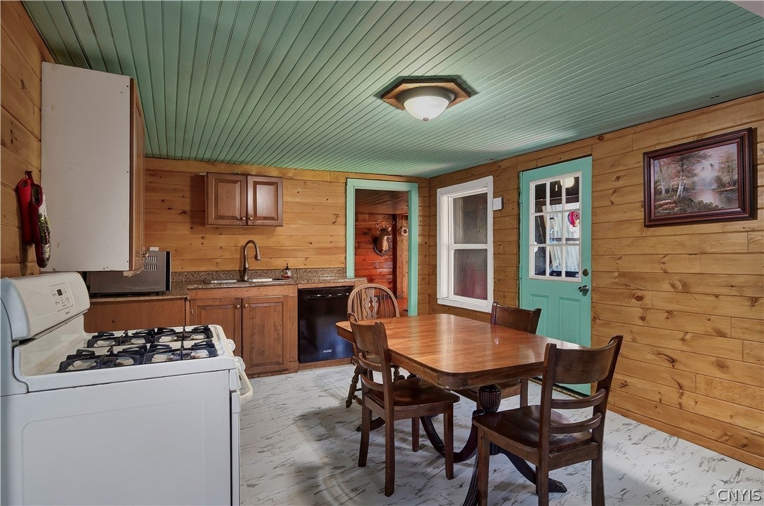 461 Billy Hamlin Road Cold Brook, NY 13324 - Photo 8 of 49 Gallery Image 8