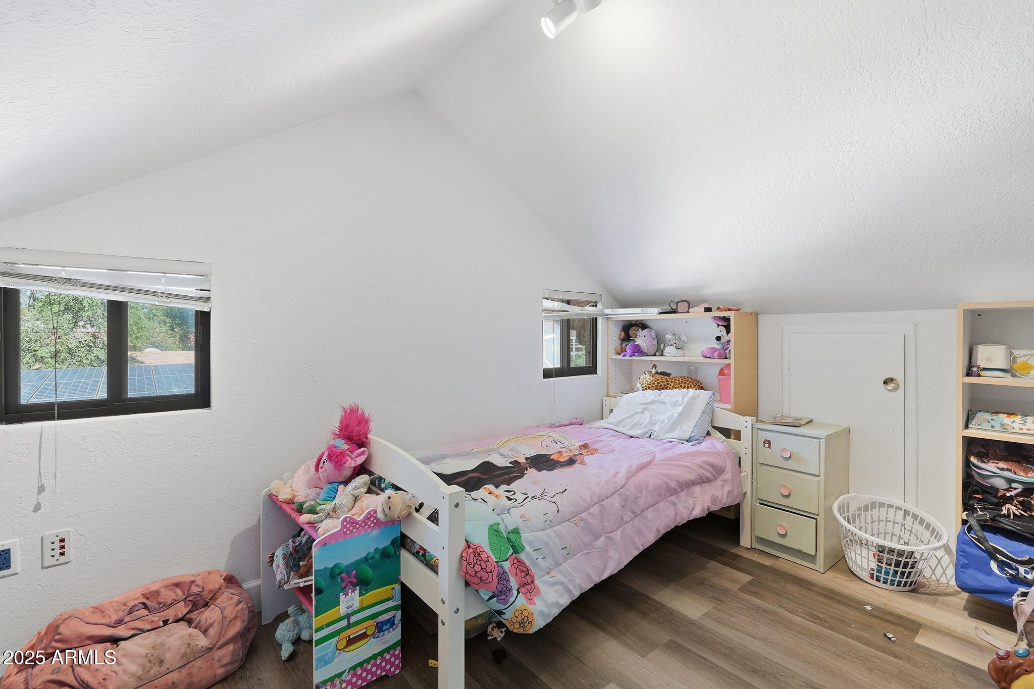 401 South Mariposa Street Payson, AZ 85541 - Photo 18 of 39 a bedroom with a bed and a window