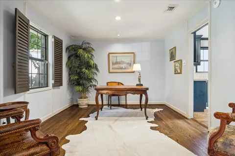 $947,500 | 5603 Locke Lane, Houston, TX 77056