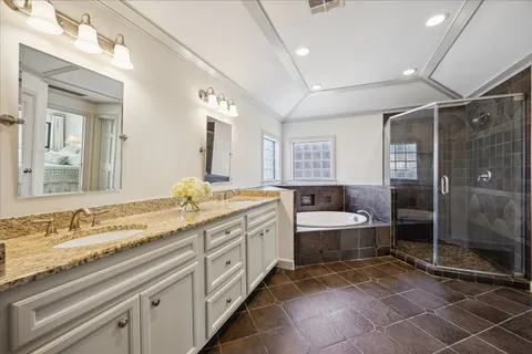 $947,500 | 5603 Locke Lane, Houston, TX 77056