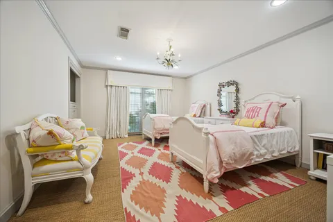 $947,500 | 5603 Locke Lane, Houston, TX 77056