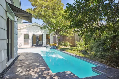 $947,500 | 5603 Locke Lane, Houston, TX 77056