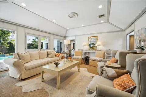 $947,500 | 5603 Locke Lane, Houston, TX 77056