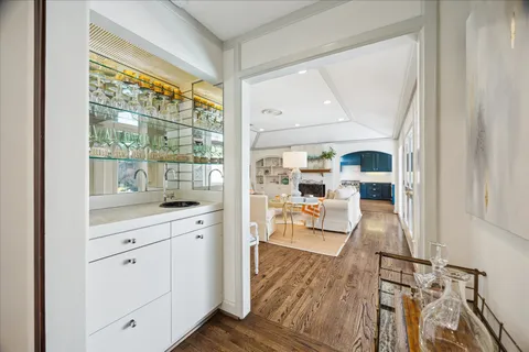 $947,500 | 5603 Locke Lane, Houston, TX 77056