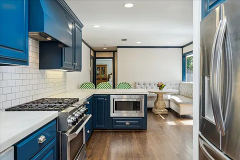 $947,500 | 5603 Locke Lane, Houston, TX 77056