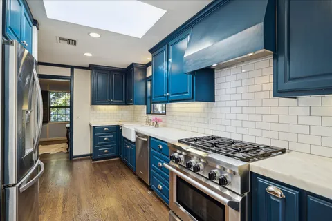 $947,500 | 5603 Locke Lane, Houston, TX 77056