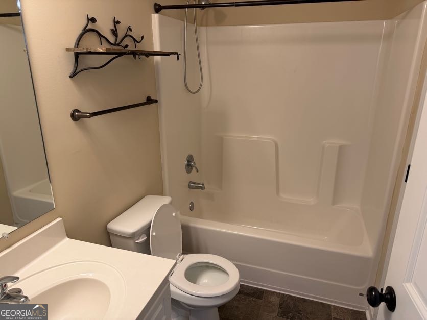 187 Buckhaven Way Statesboro, GA 30458 - Photo 9 of 20 a bathroom with a toilet and a tub