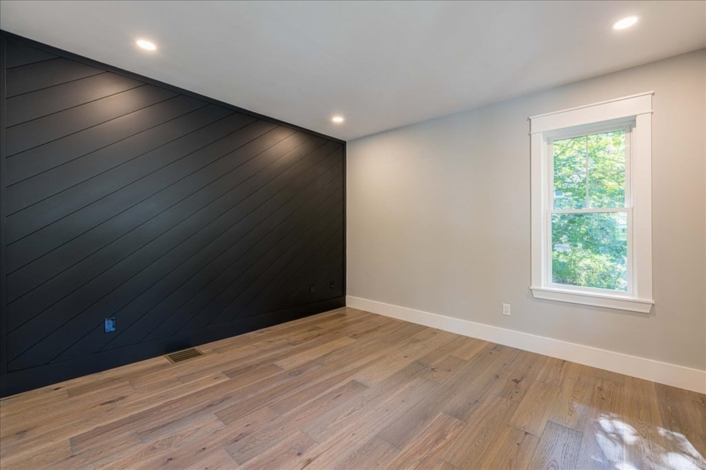 11 Dunedin Road Wellesley, MA 02481 - Photo 13 of 32