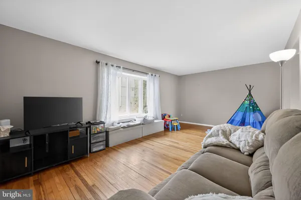 $425,000 | 23 Indian Birch Road, Blackwood, NJ 08012