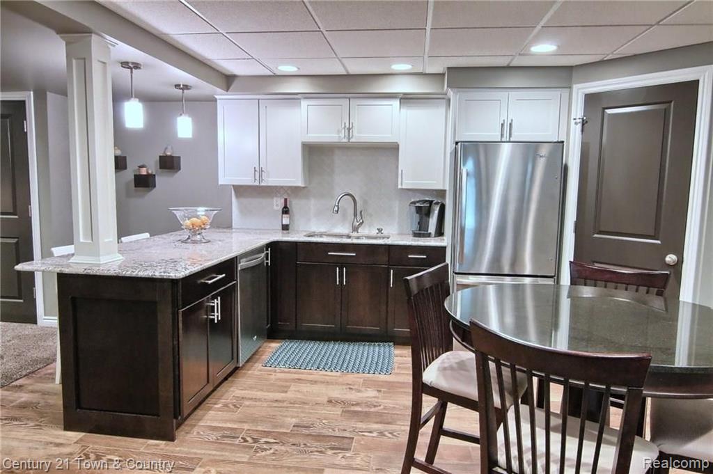 1339 Royal Crescent Street Rochester Hills, MI 48306 - Photo 7 of 29