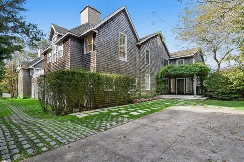 $9,250,000 | 244 Flying Point Road, Water Mill, NY 11976