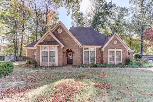 $355,000 | 8500 Cedar Lake Drive North, Walls, MS 38680