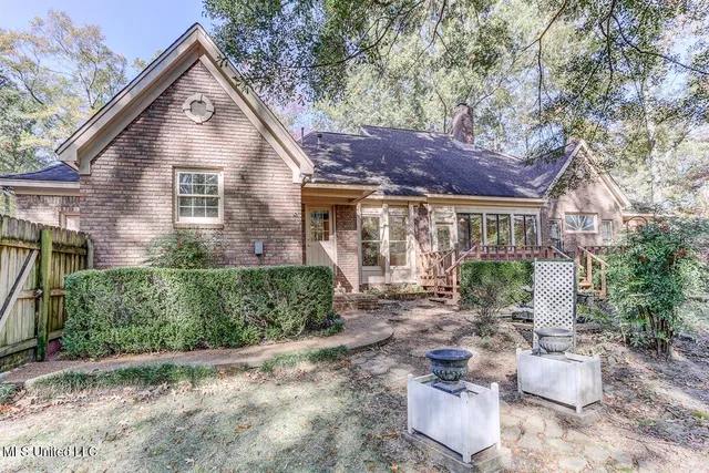 $355,000 | 8500 Cedar Lake Drive North, Walls, MS 38680