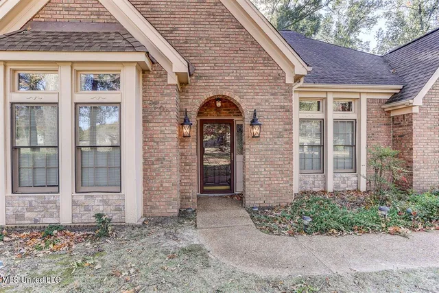 $355,000 | 8500 Cedar Lake Drive North, Walls, MS 38680