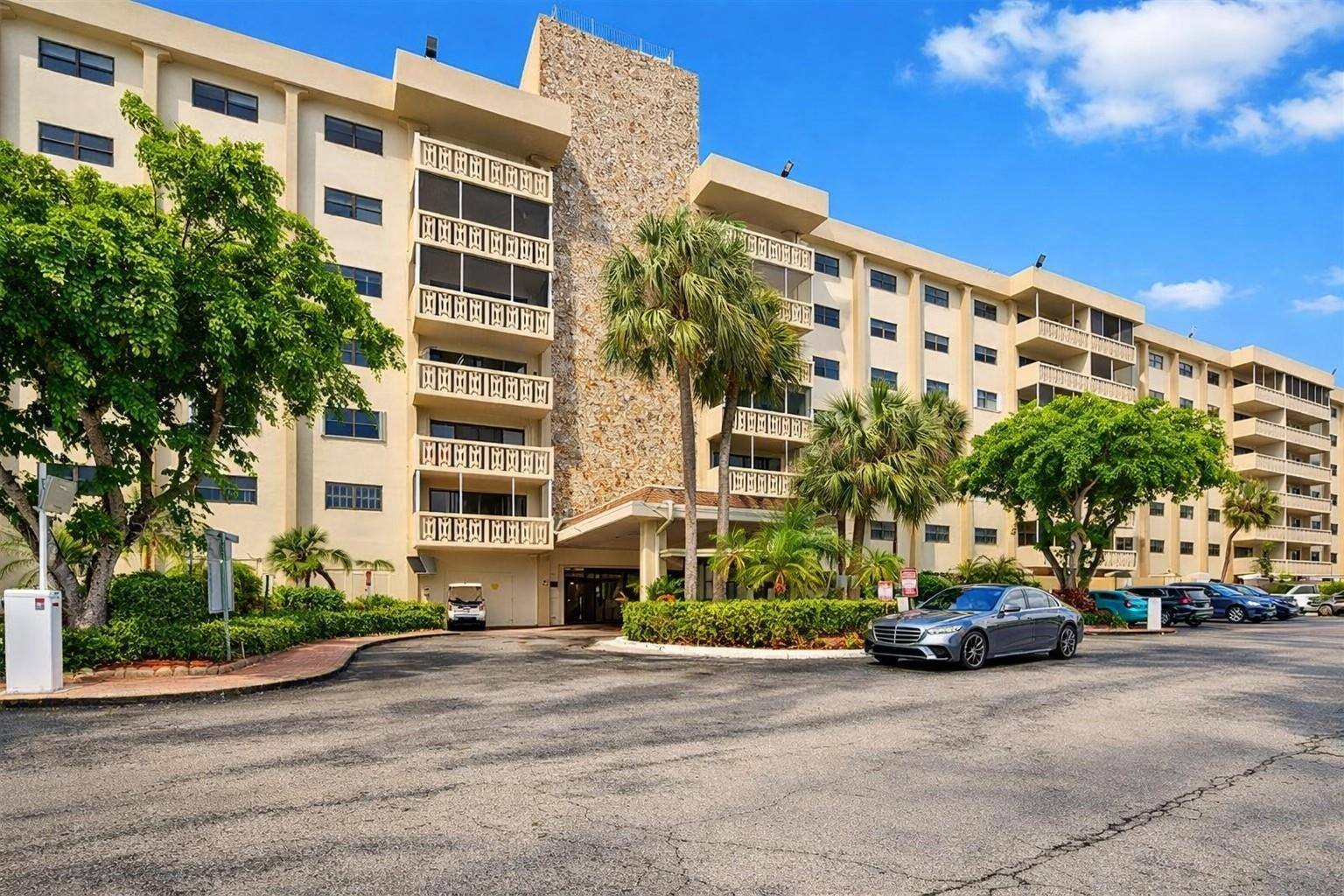 800 Northeast 195th Street, Unit 606 Miami, FL 33179 - Photo 22 of 24 Photo 22