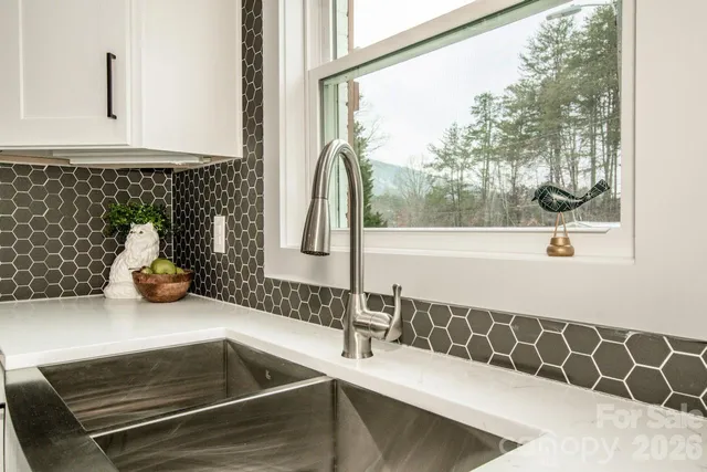 $399,800 | 6229 Mountain Grove Road, Hickory, NC 28602