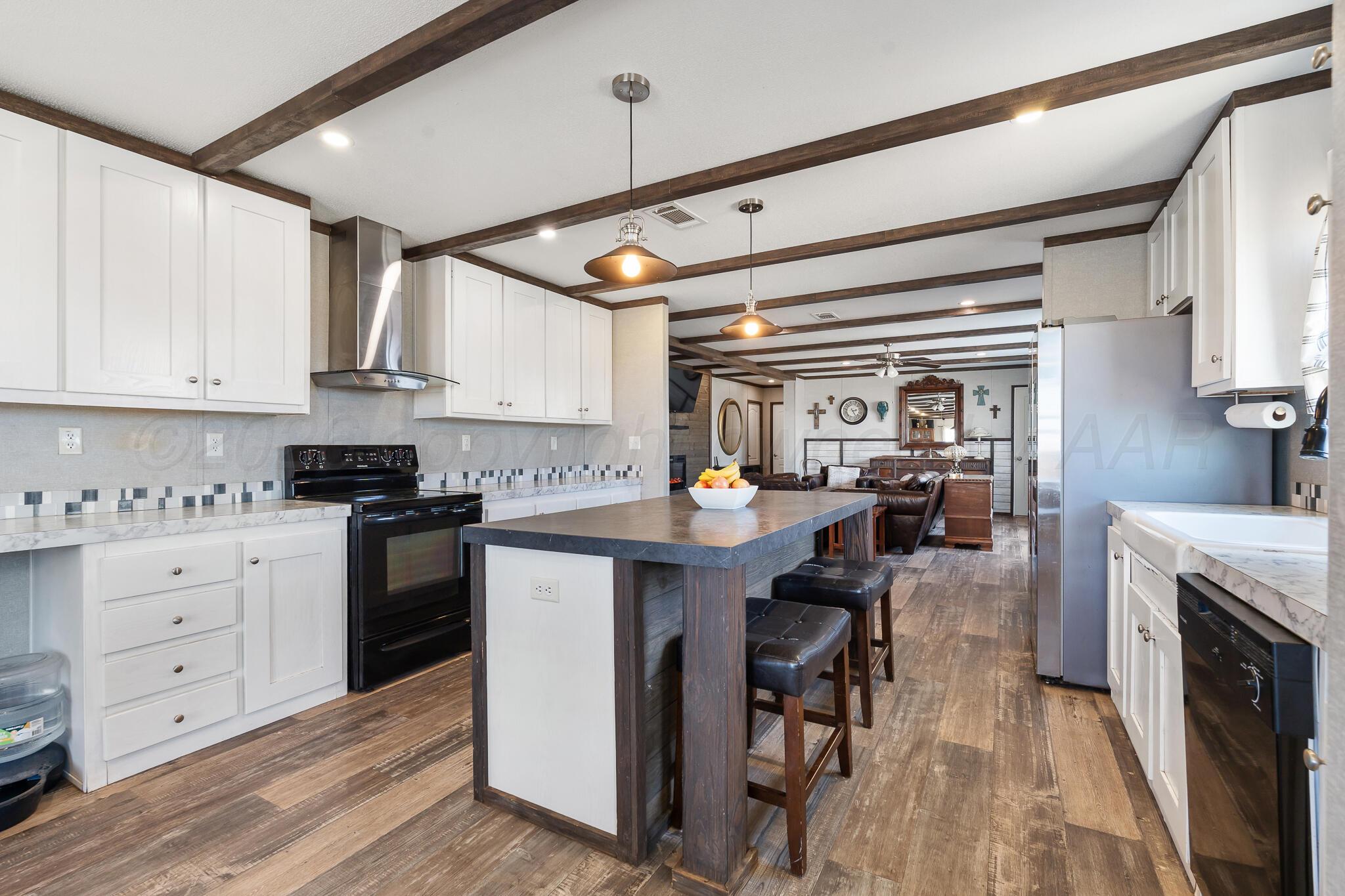 11401 Anderson Road Amarillo, TX 79118 - Photo 7 of 59 Kitchen