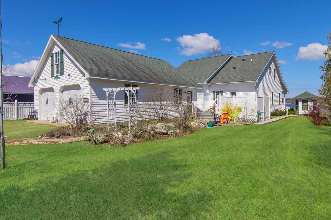 6895 East Birch Point Road Traverse City, MI 49684 - Photo 3 of 43 1861118-2.JPG