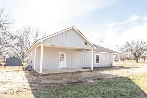 $245,000 | 307 Bonham Street, Nocona, TX 76255
