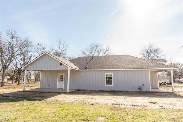 $245,000 | 307 Bonham Street, Nocona, TX 76255