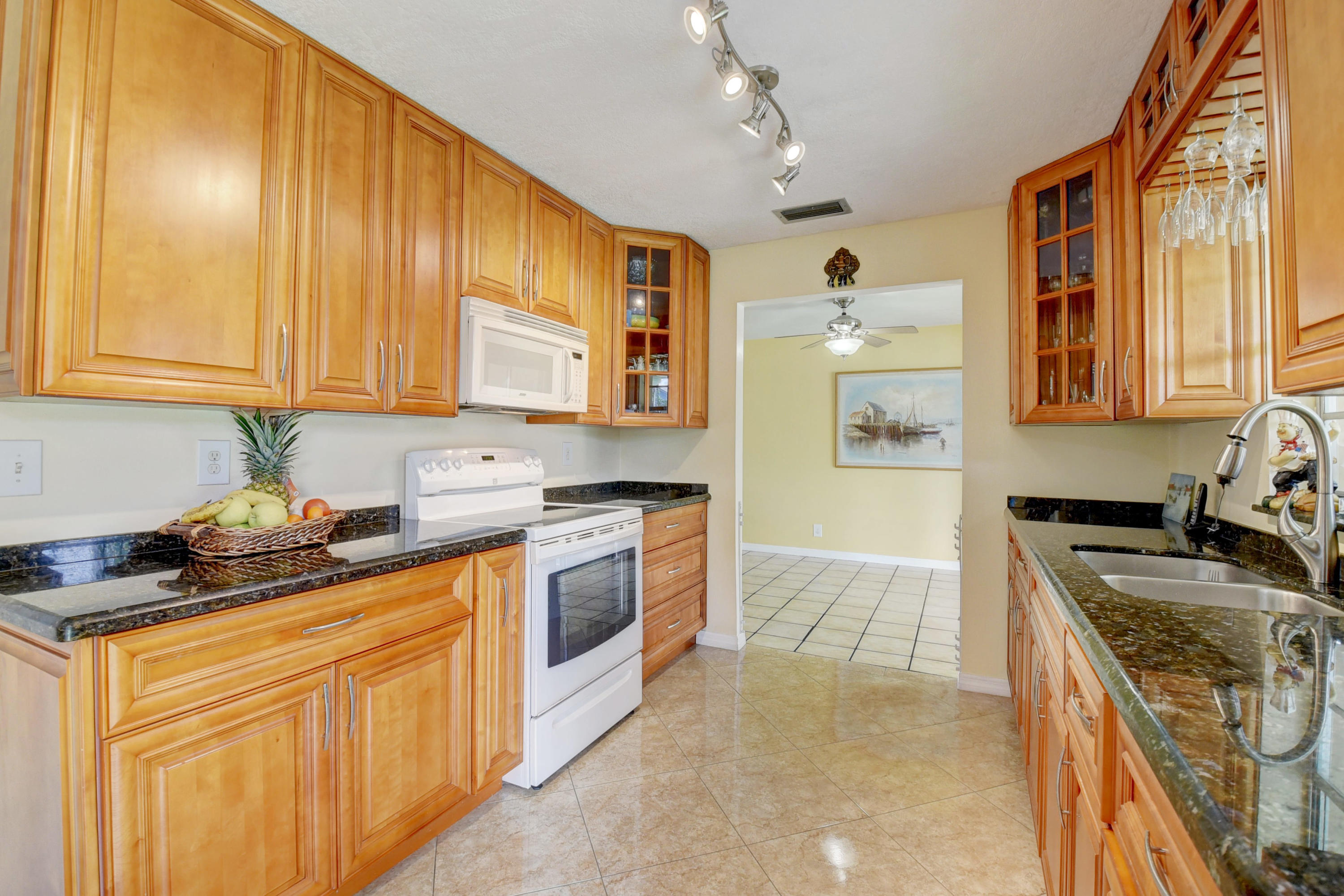 9312 Southwest 16th Road West Boca Raton, FL 33428 - Photo 10 of 28 Virtuals1 (15)