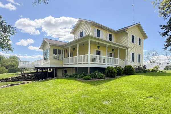 $889,000 | 9145 South Smythe School Road, Beloit, WI 53511