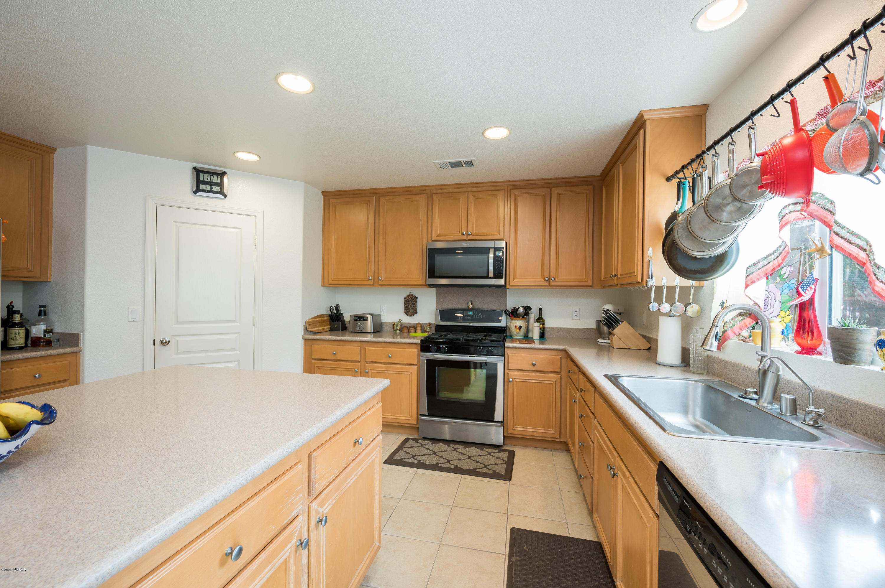 1114 Conception Drive Lompoc, CA 93436 - Photo 9 of 35 1114 Conception Lompoc CA-print-010-020-