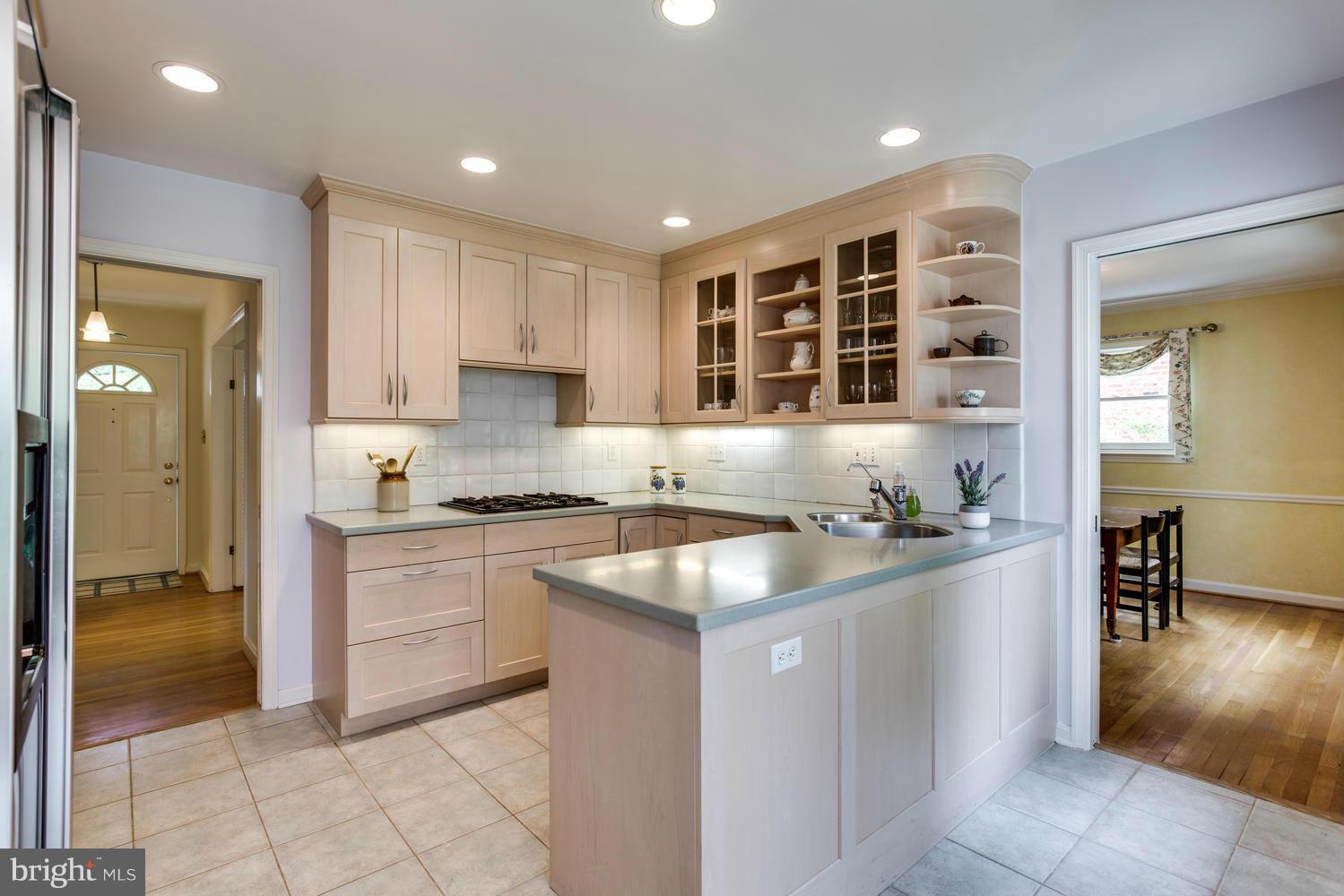 5607 Newington Road Bethesda, MD 20816 - Photo 6 of 20 Kitchen