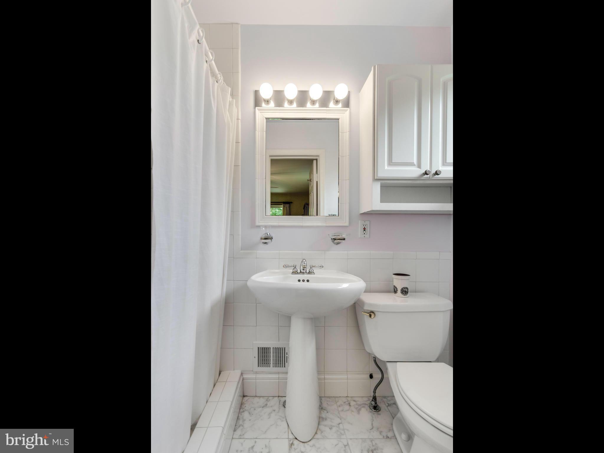 5607 Newington Road Bethesda, MD 20816 - Photo 10 of 20 Bath (Master)