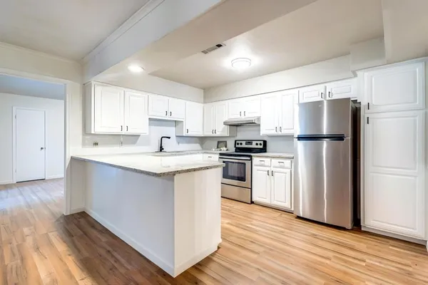 $1,445 | 524 North Woods Street, Sherman, TX 75092