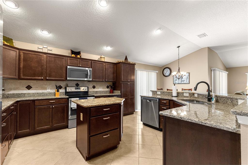 2859 Resmondo Road The Villages, FL 32163 - Photo 14 of 59
