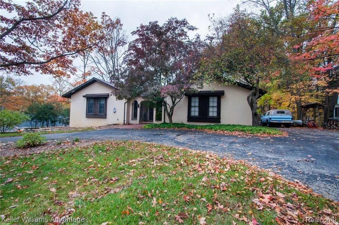 34135 Hunters Row Farmington, MI 48331 - Photo 25 of 30 HuntersRow_34135_Front_07.jpg