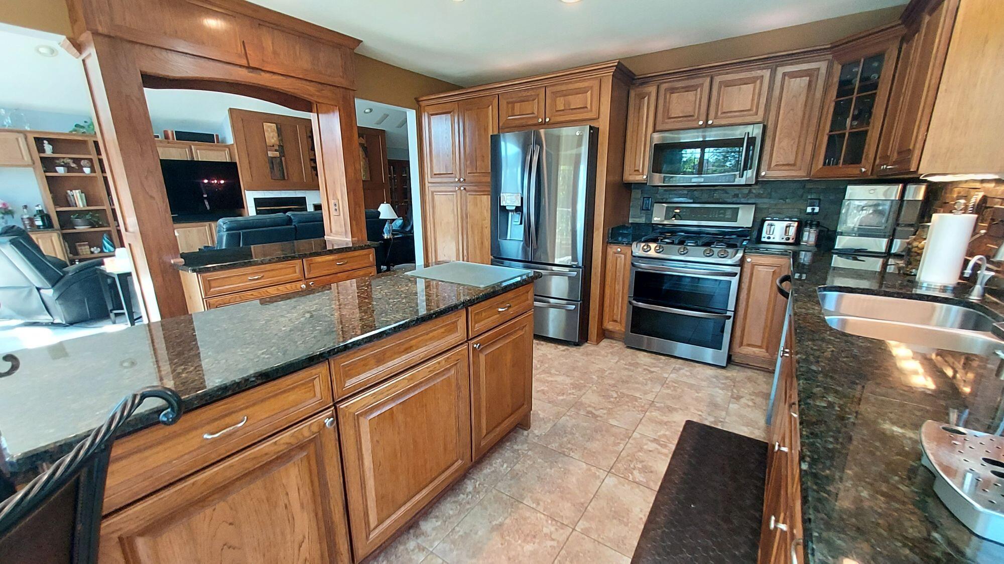 8404 South 68th Street Franklin, WI 53132 - Photo 12 of 48 Kitchen Island
