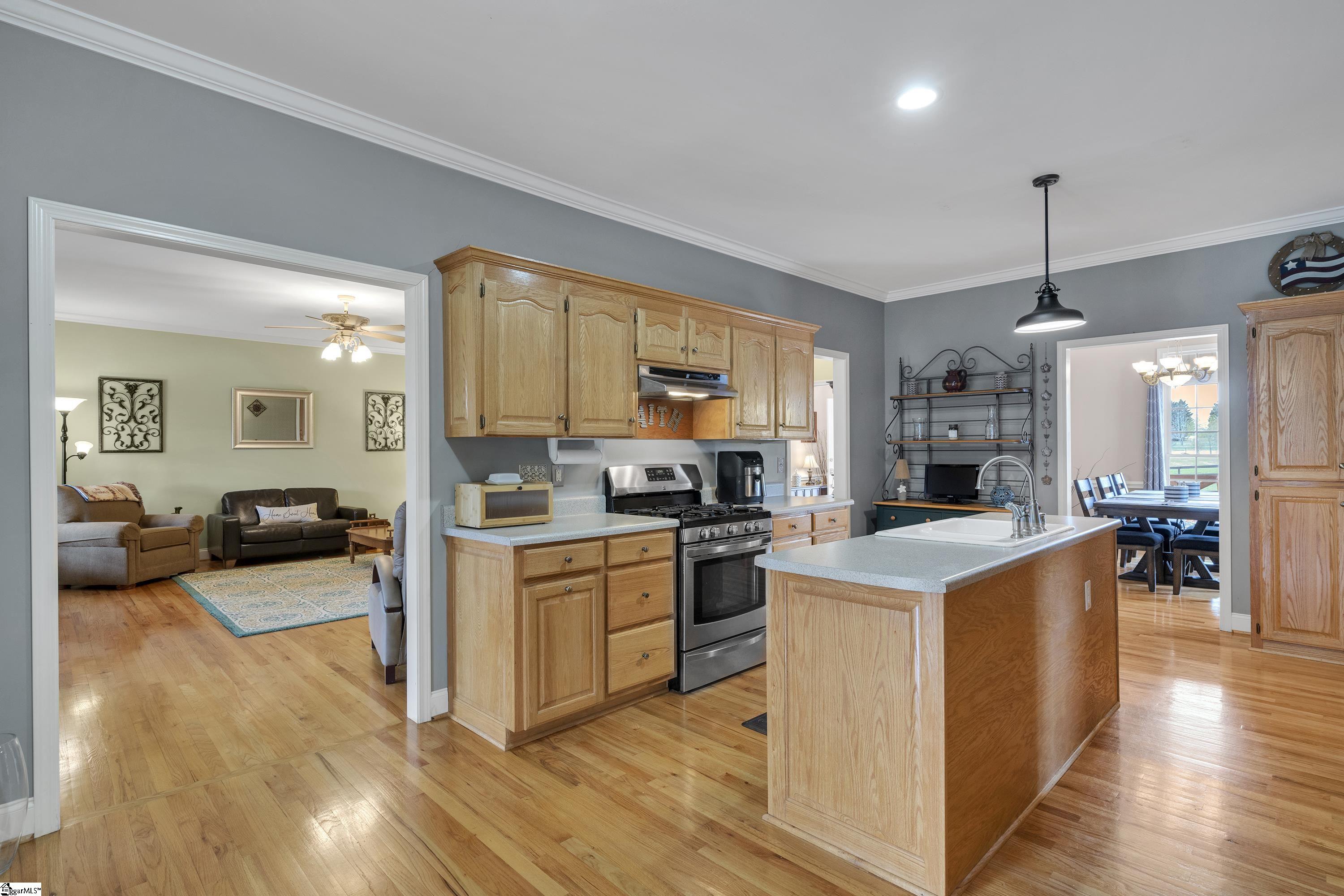 1911 Sharon Road Woodruff, SC 29388 - Photo 11 of 22 Gallery Image 11