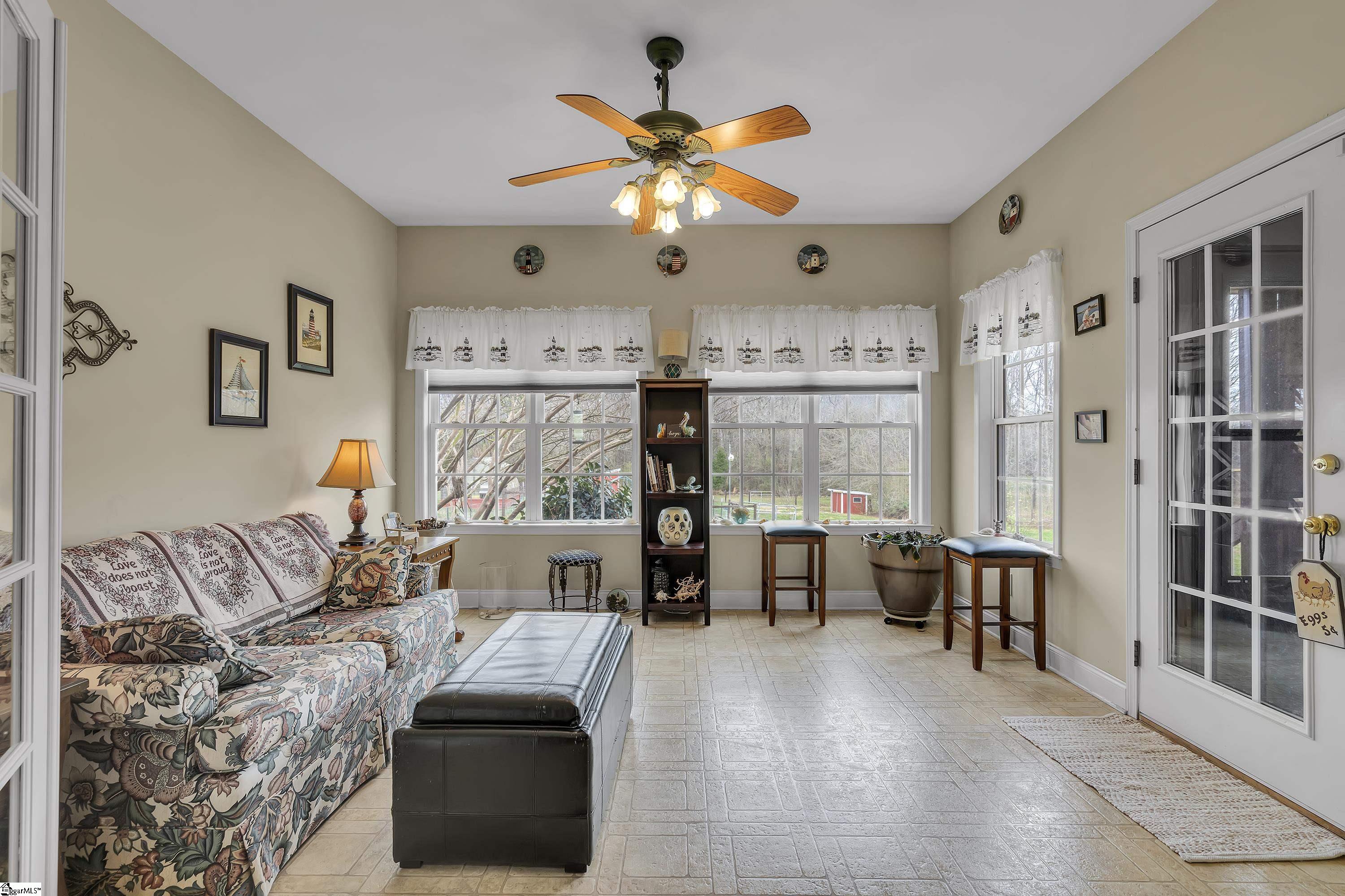1911 Sharon Road Woodruff, SC 29388 - Photo 13 of 22 Gallery Image 13