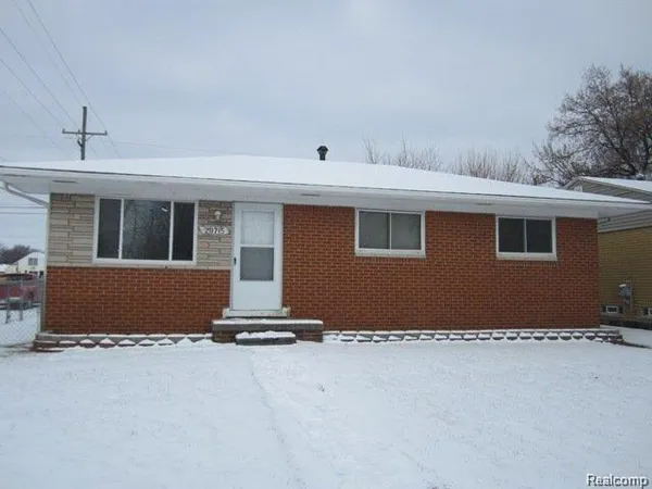 $1,595 | 20715 Stafford Street, Clinton Township, MI 48035