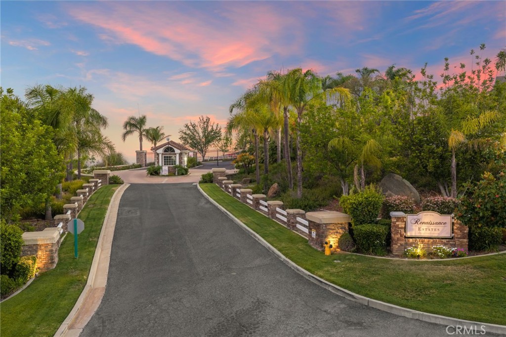 44995 Via Renaissance Temecula, CA 92590 - Photo 35 of 58 Private gated entrance