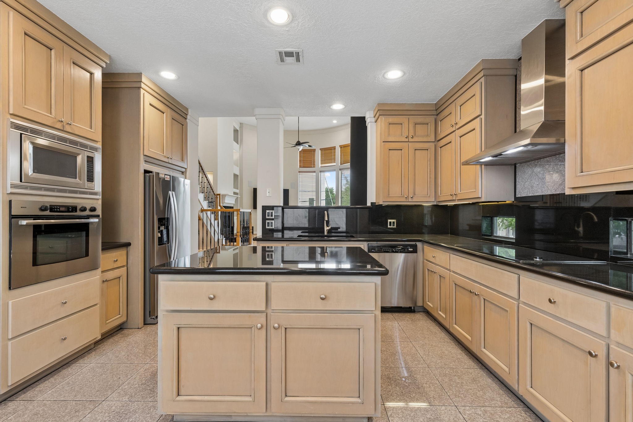 628 Bomar Street Houston, TX 77006 - Photo 7 of 20