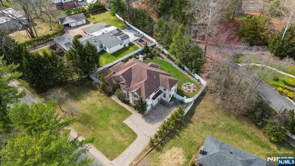 $2,815,000 | 14 O Shaughnessy Lane, Closter, NJ 07624